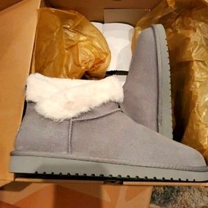 New koolaburra by Ugg grey boots size 11